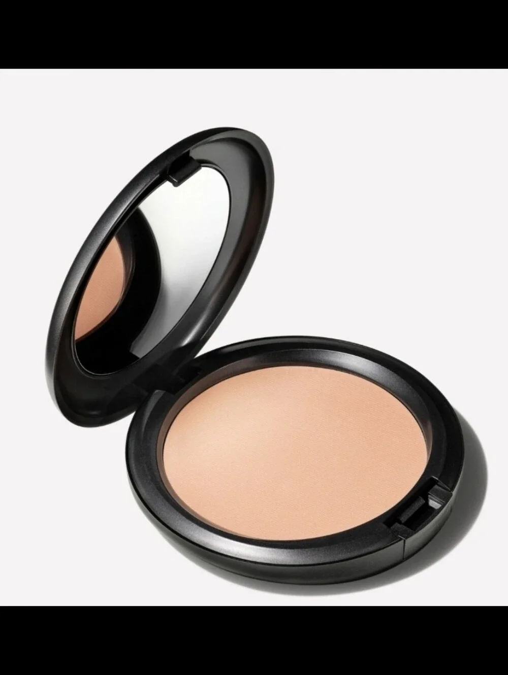 MAC Cosmetics Blot Pressed Powder in Medium BNWOB